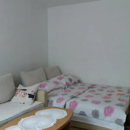 Apartment Galby - Dobrinja - 1km From The Airport *