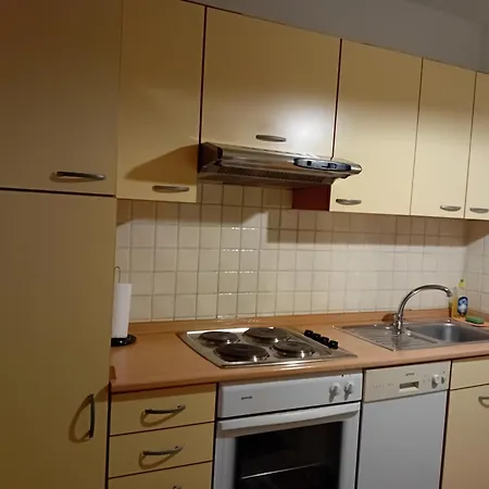 Galby - Dobrinja - 1km From The Airport Apartment