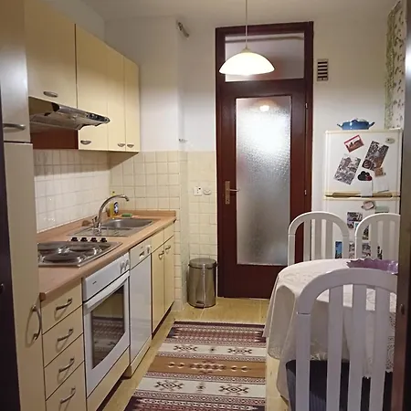 Apartment Galby - Dobrinja - 1km From The Airport