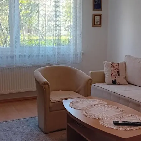 Galby - Dobrinja - 1km From The Airport Apartment *